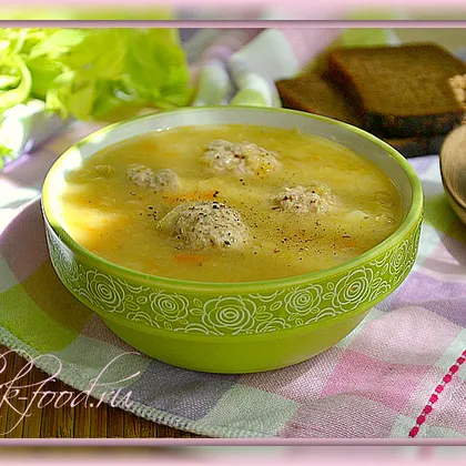 Суп из чечевицы и сельдерея