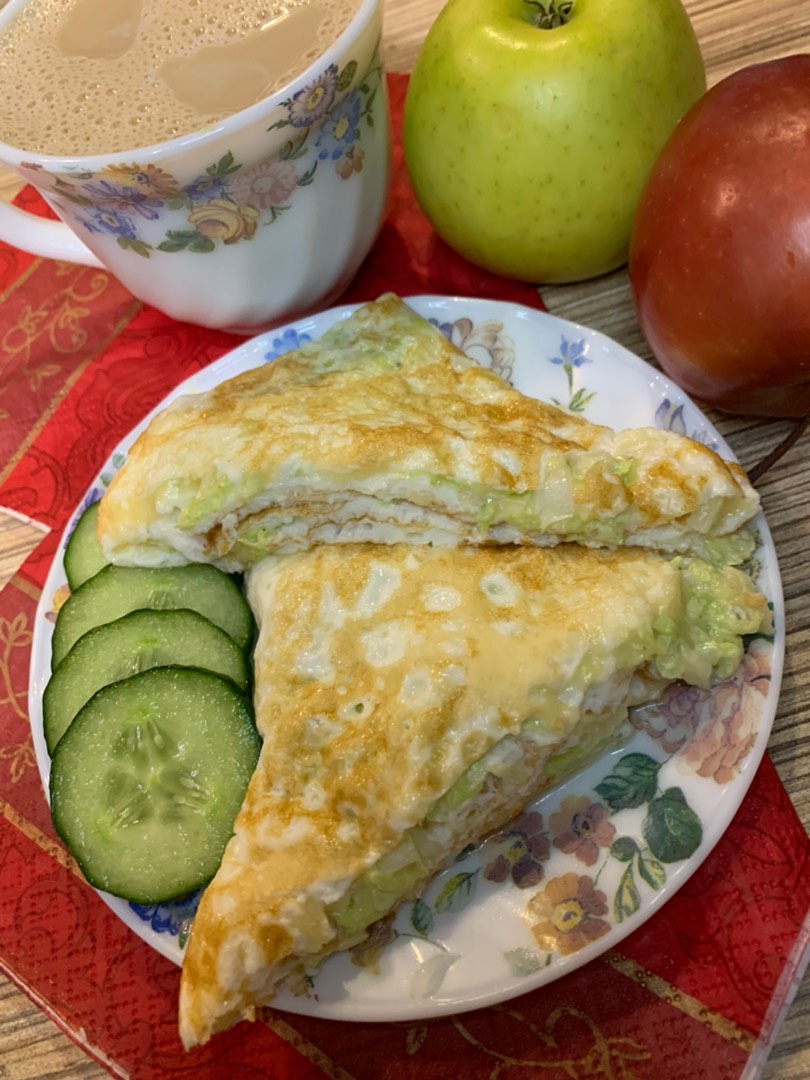 Белковый блин с сыром и капустой