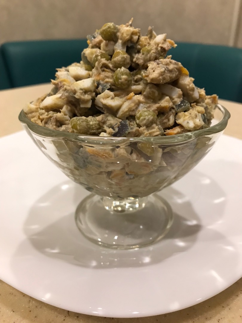 Салат с консервами