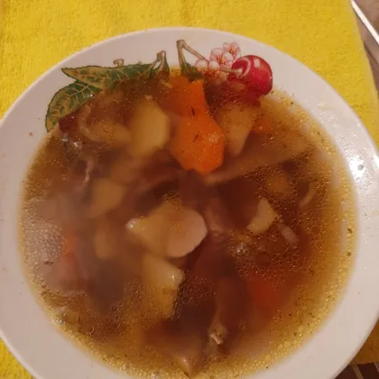 Суп мясной с грибами