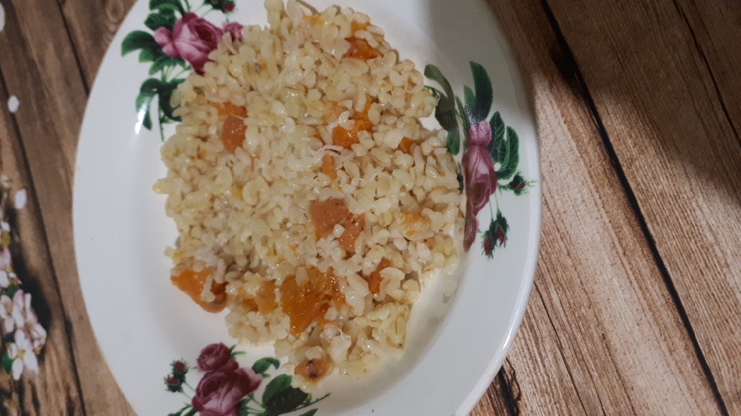 Булгур с куриным мясом и курагой