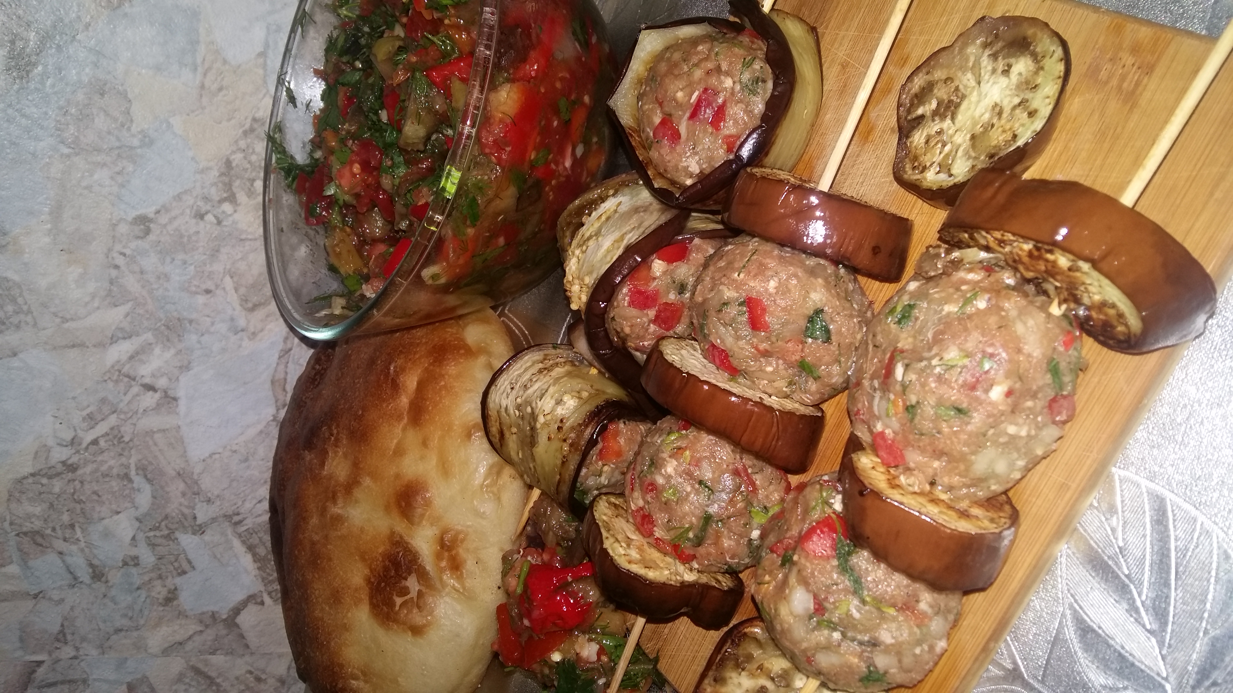 Мясные бомбочки с баклажанами
