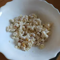Веганский творог из тофу с изюмом