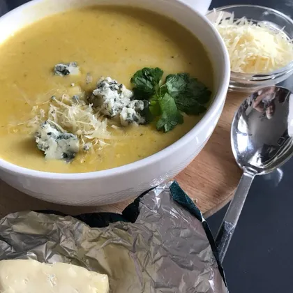 Кукурузный суп с чечевицей и сыром