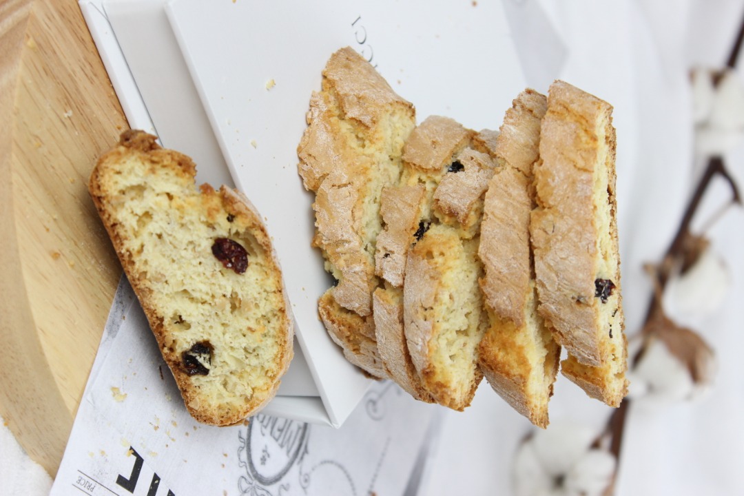 Печенье Biscotti (Бискотти) с белым шоколадом