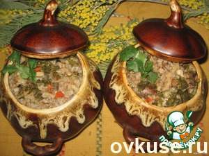 Ароматная гречка с сердечками и грибами в горшочках