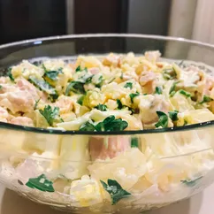 Салат с копчёной курицей и ананасом