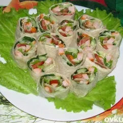 Рулеты из лаваша с копченой курицей