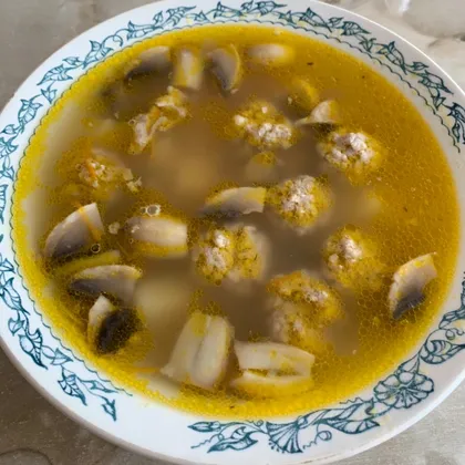 Суп картофельный с фрикадельками и шампиньонами
