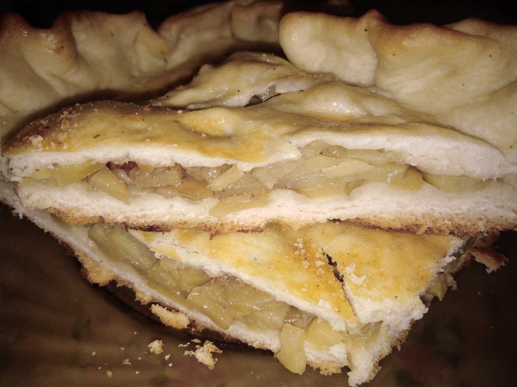 Пирог с картошкой и луком