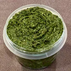 Песто из базилика с орешками