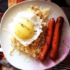 Сосиски с вкусным гарниром😊