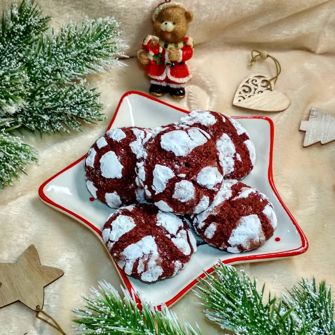 Печенье с трещинками "Красный бархат"