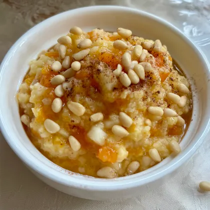 Тыквенно-пшенная каша с яблоками и орехами
