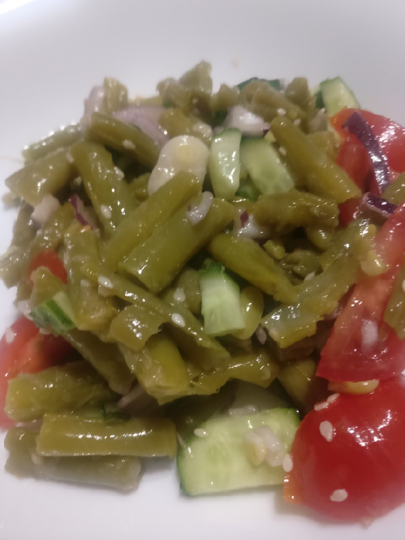 Салат с зелёной стрючковой фасолью