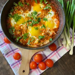 🇬🇪 Чирбули (ჩირბული) яичница с помидорами, зеленью и грецкими орехами