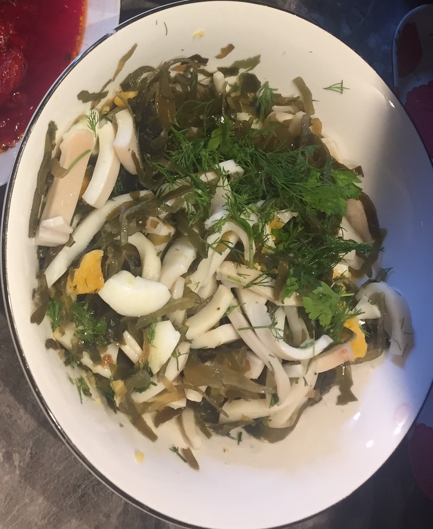 Крабовый салат с морской капустой