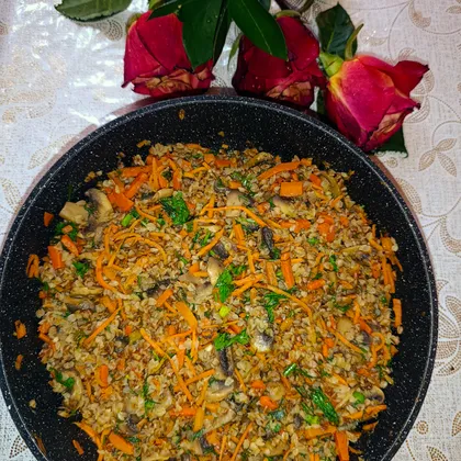 Гречка с шампиньонами и морковью
