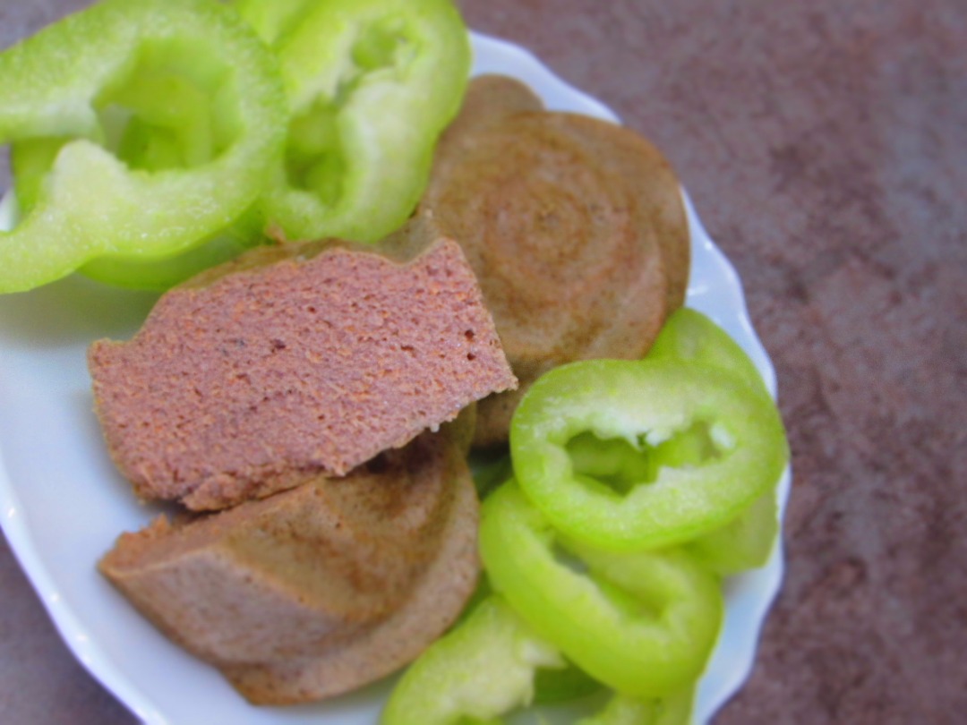 Суфле из печени на пару с сыром и морковью