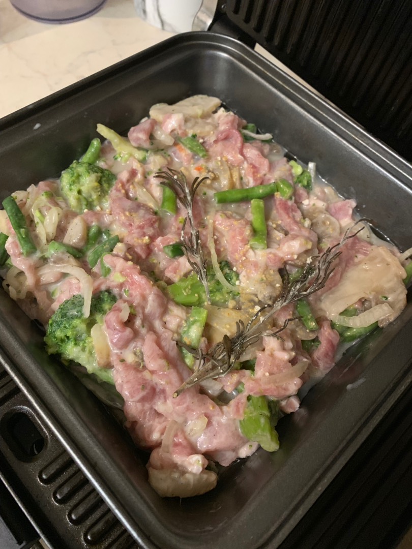 Мясо с брокколи - 10 пошаговых фото в рецепте