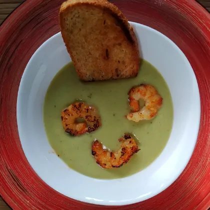 15 Суп из брокколи с чесночными креветками
