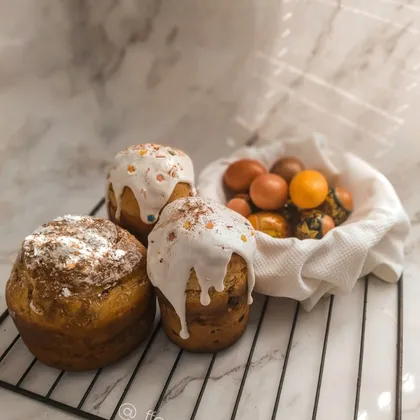 Куличи с изюмом