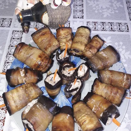 Рулетики из баклажан с ореховой начинкой