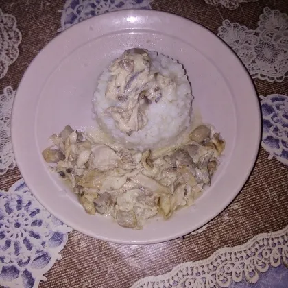 Рис пропаренный с курицей и грибами в майонезе