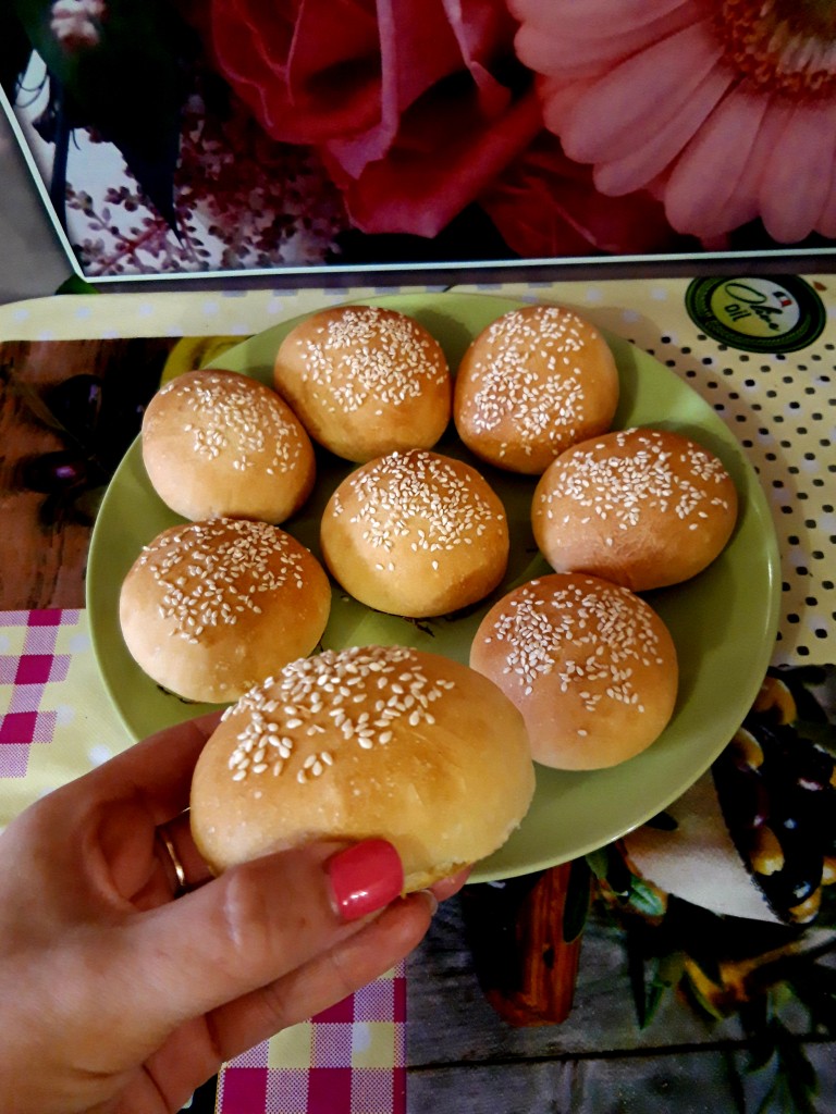 Булочки для гамбургеров, без кунжута - рецепт автора Натали Бусарова