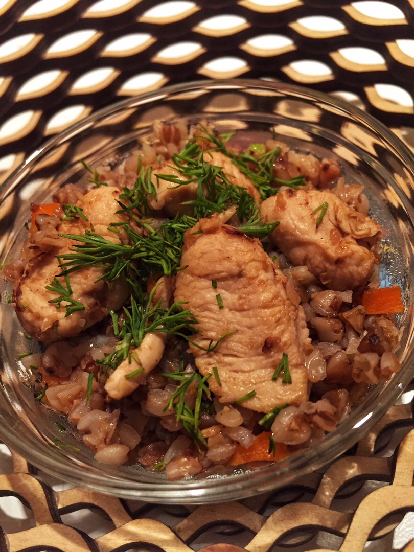 Курица с гречкой