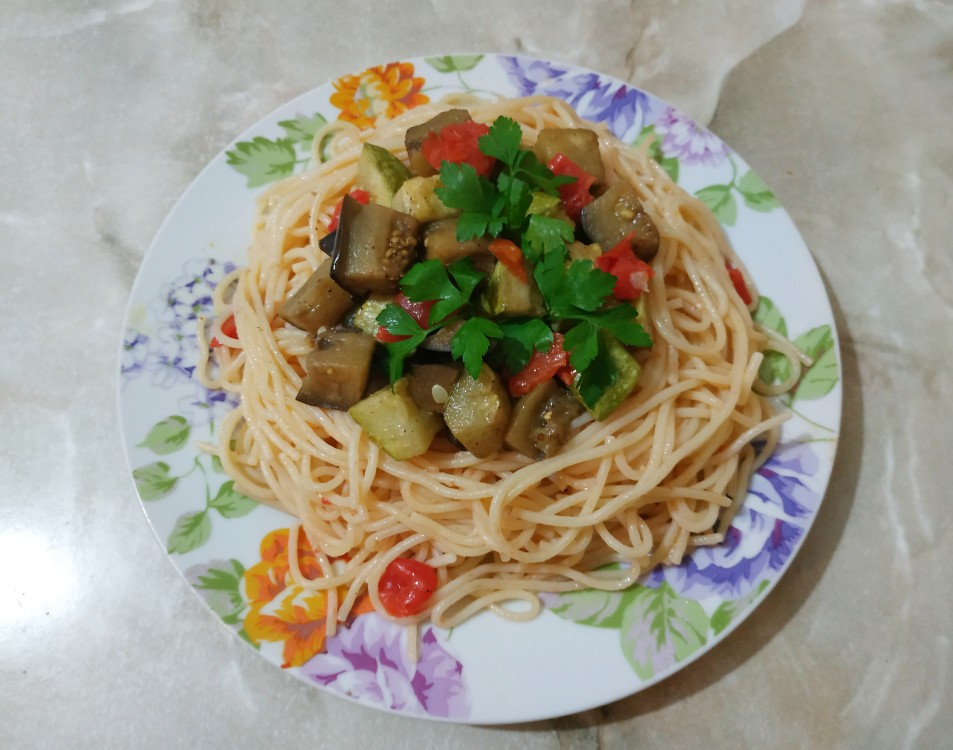Спагетти с овощами