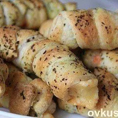 Завитушки с крабовыми палочками и сыром