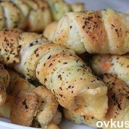 Завитушки с крабовыми палочками и сыром