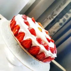 Нежный торт с клубникой🍓