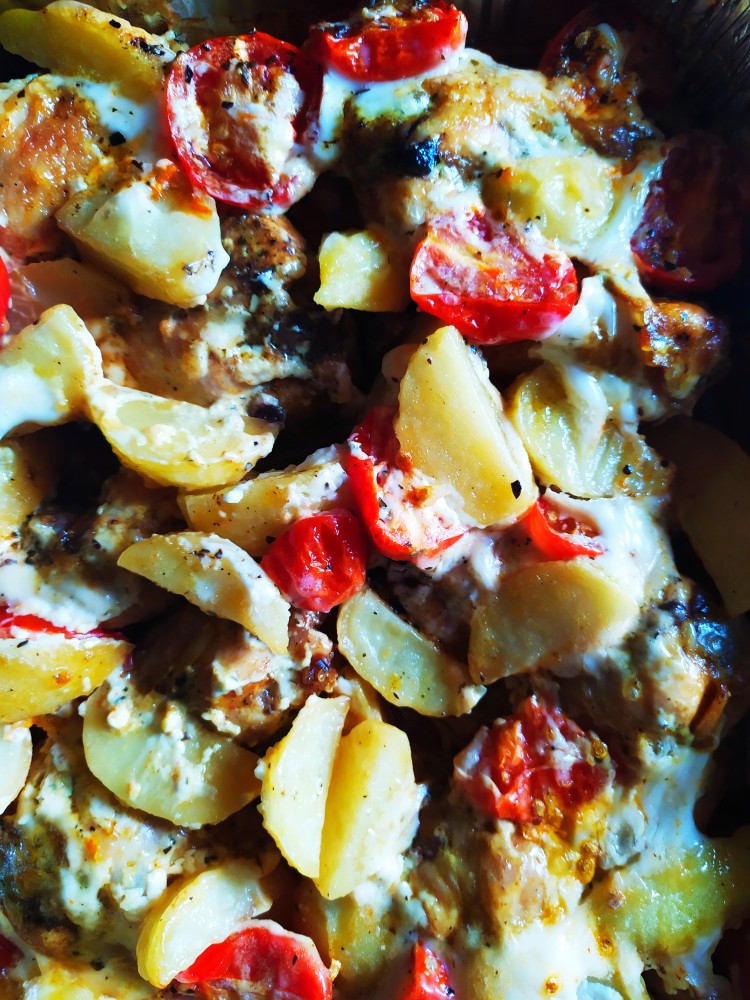 Куриные крылышки с картофелем в духовке