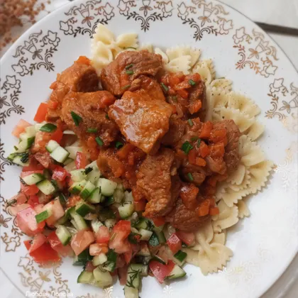 Поджарка из свинины с луком и морковью