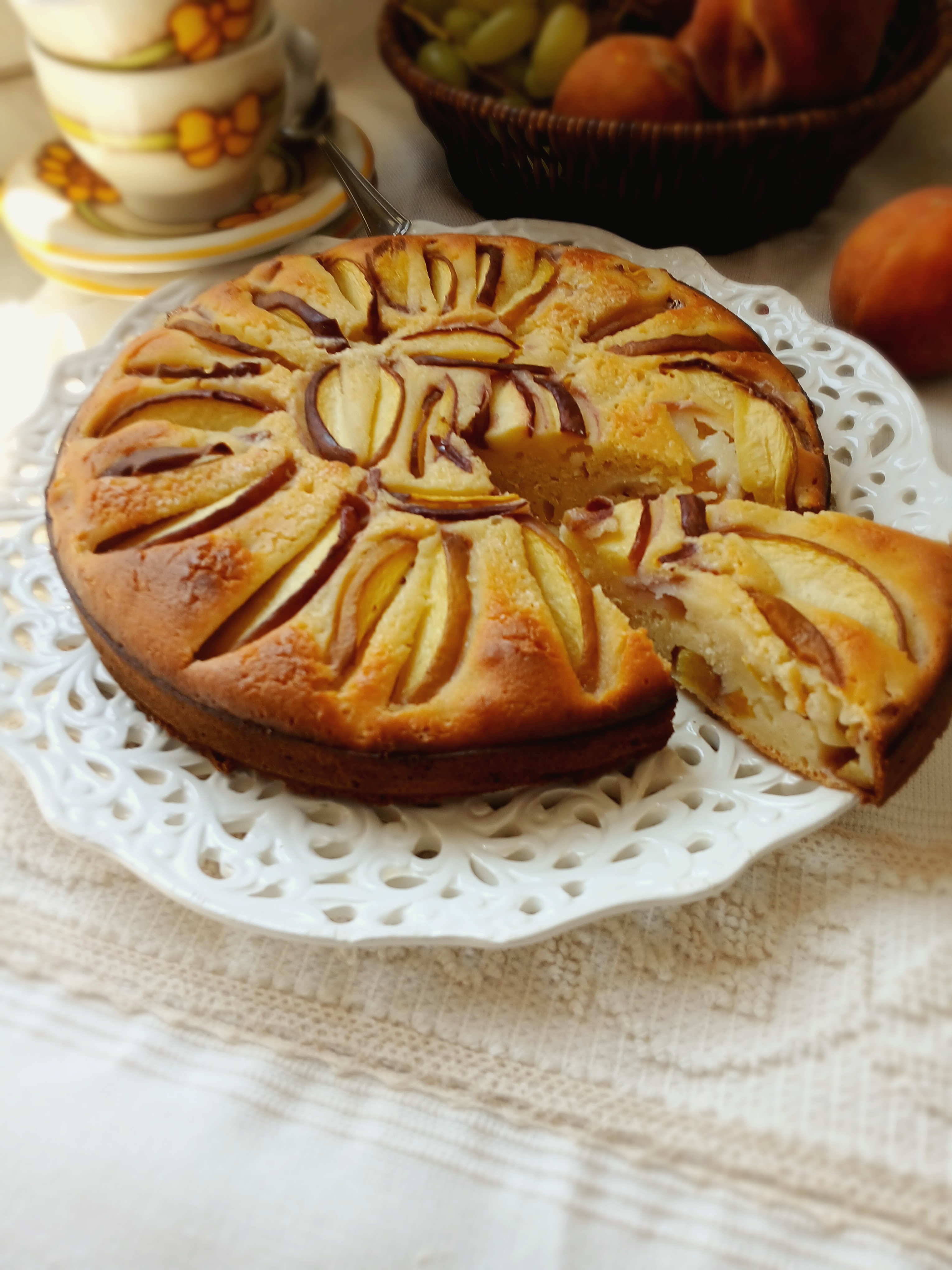 Манник с персиками
