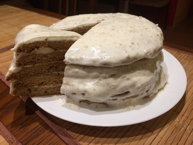 Торт «Медовик» со сметанно-масляным кремом
