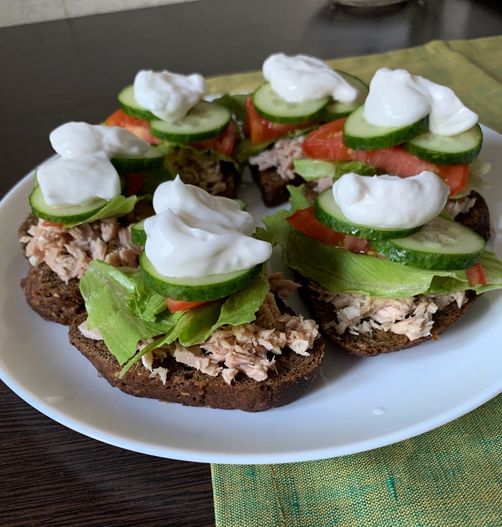 Бутерброды (пп) с тунцом и свежими овощами