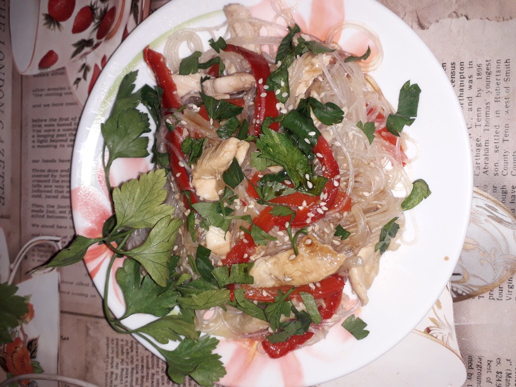 Фунчоза с куриной грудкой