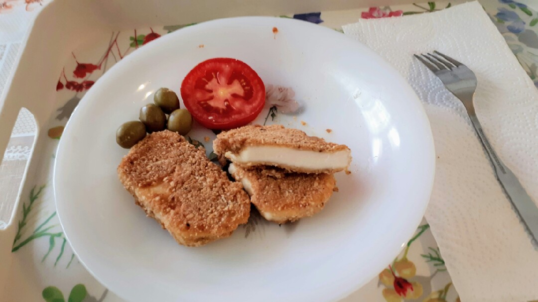 Сыр сулугуни(халуми) обжаренный в сухариках