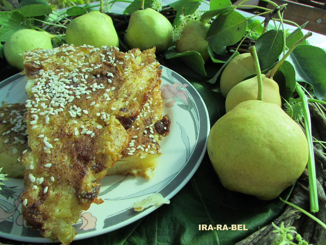 Грушевая шарлотка