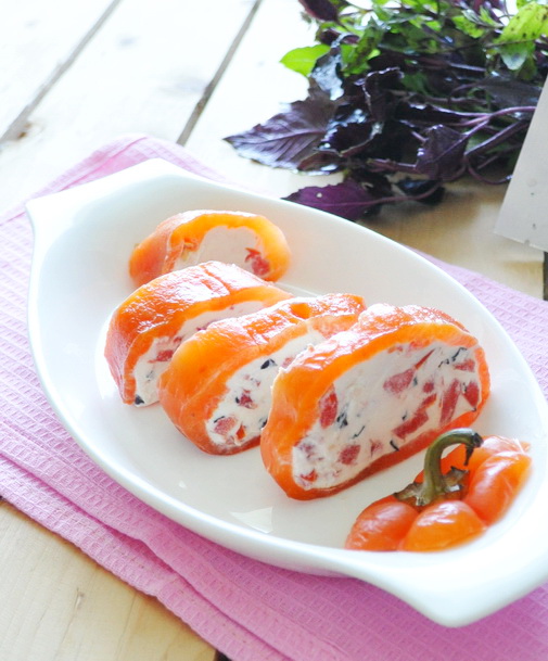 Запечённый перец с творогом и помидорами