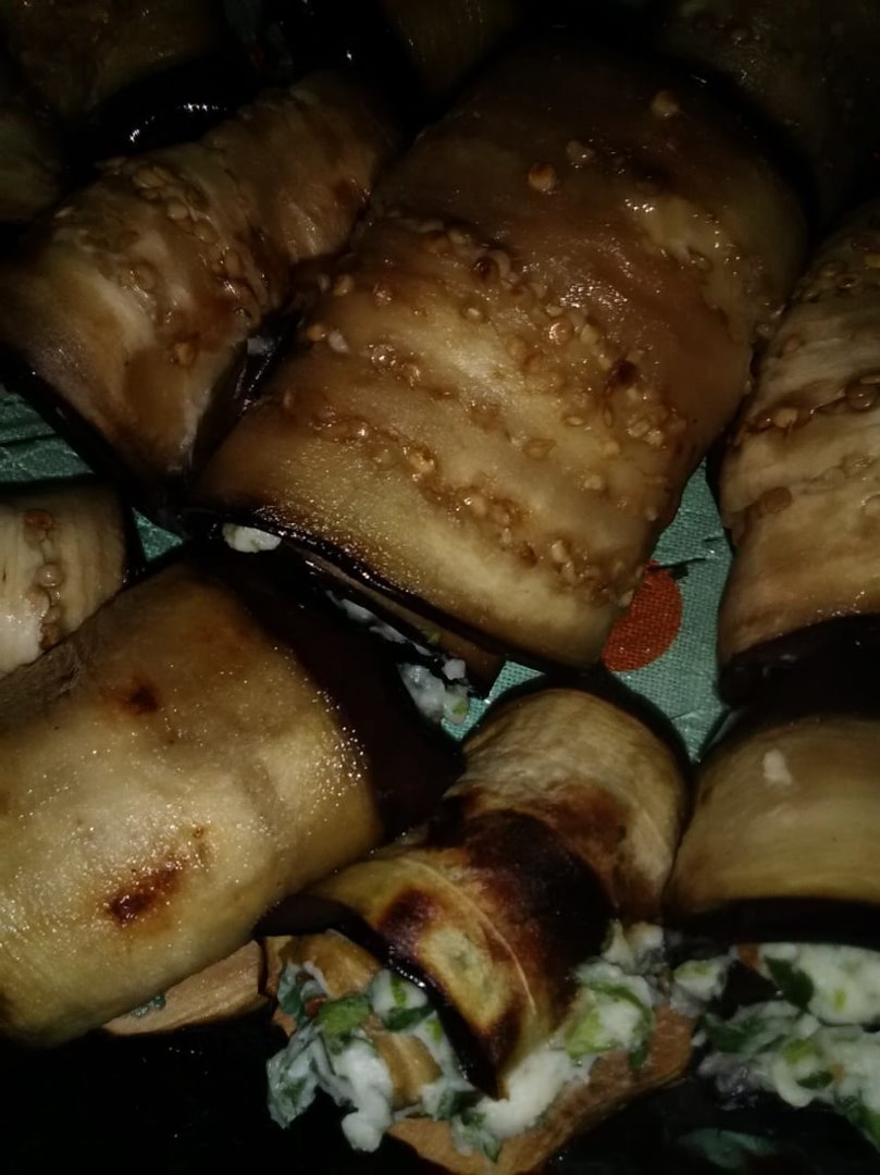 Баклажанные рулетики
