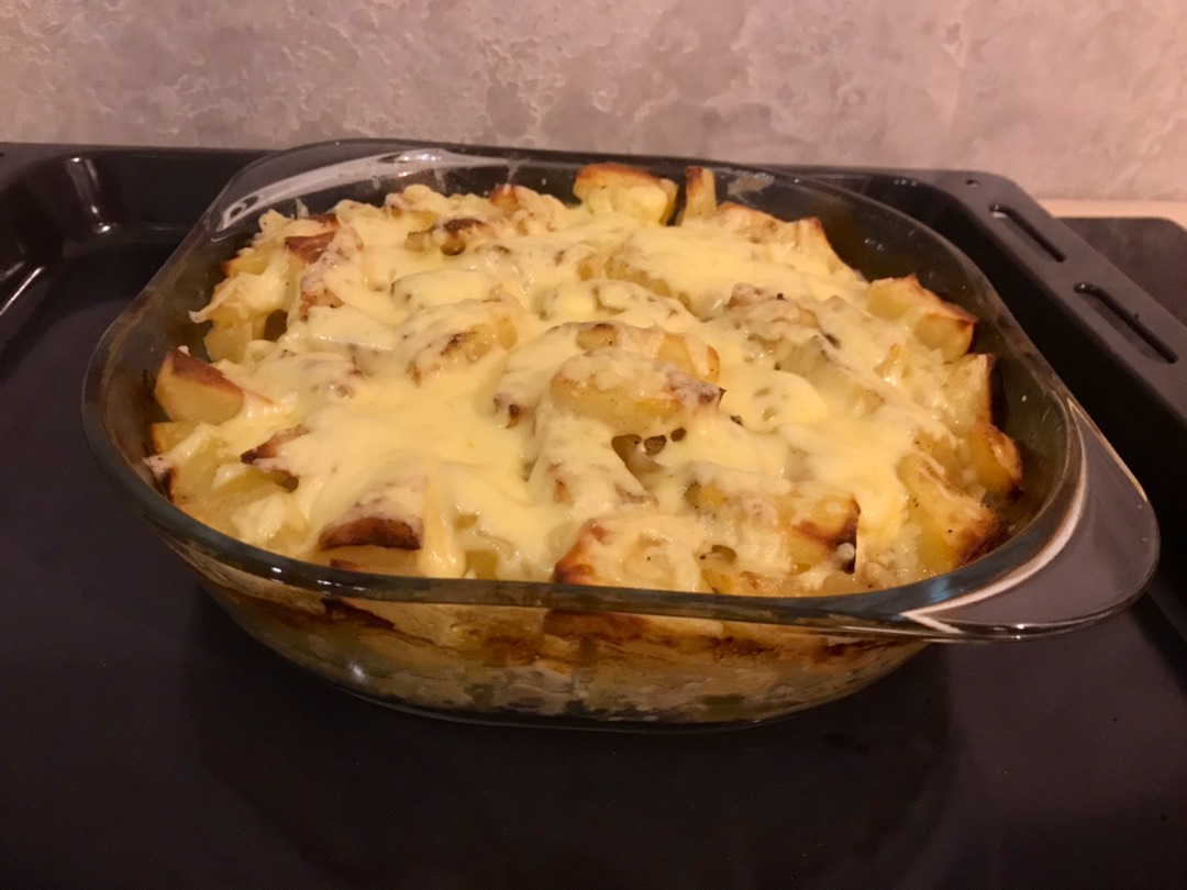 Запечённое мясо с картошкой