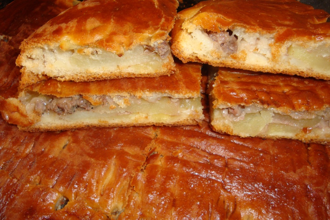 Пирог с картофелем и мясом