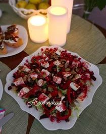 Салат из печеной свеклы, булгура и малиновой заправкой