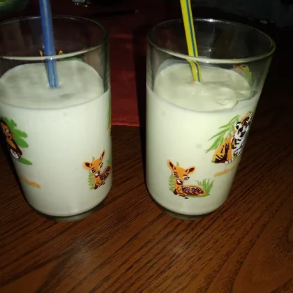 Молочный коктейль с авокадо