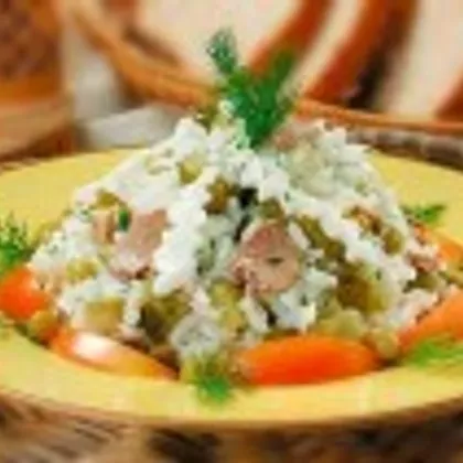 Салат из печени трески с рисом и яйцами