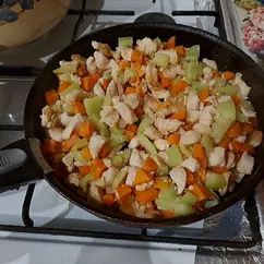 Гуляш из курицы с подливкой 👍